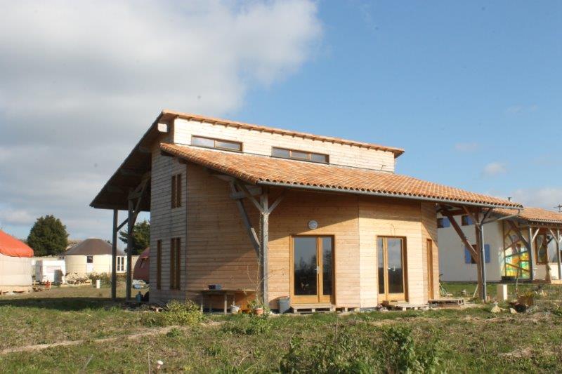Ecohameau, une première maison Paille (17)